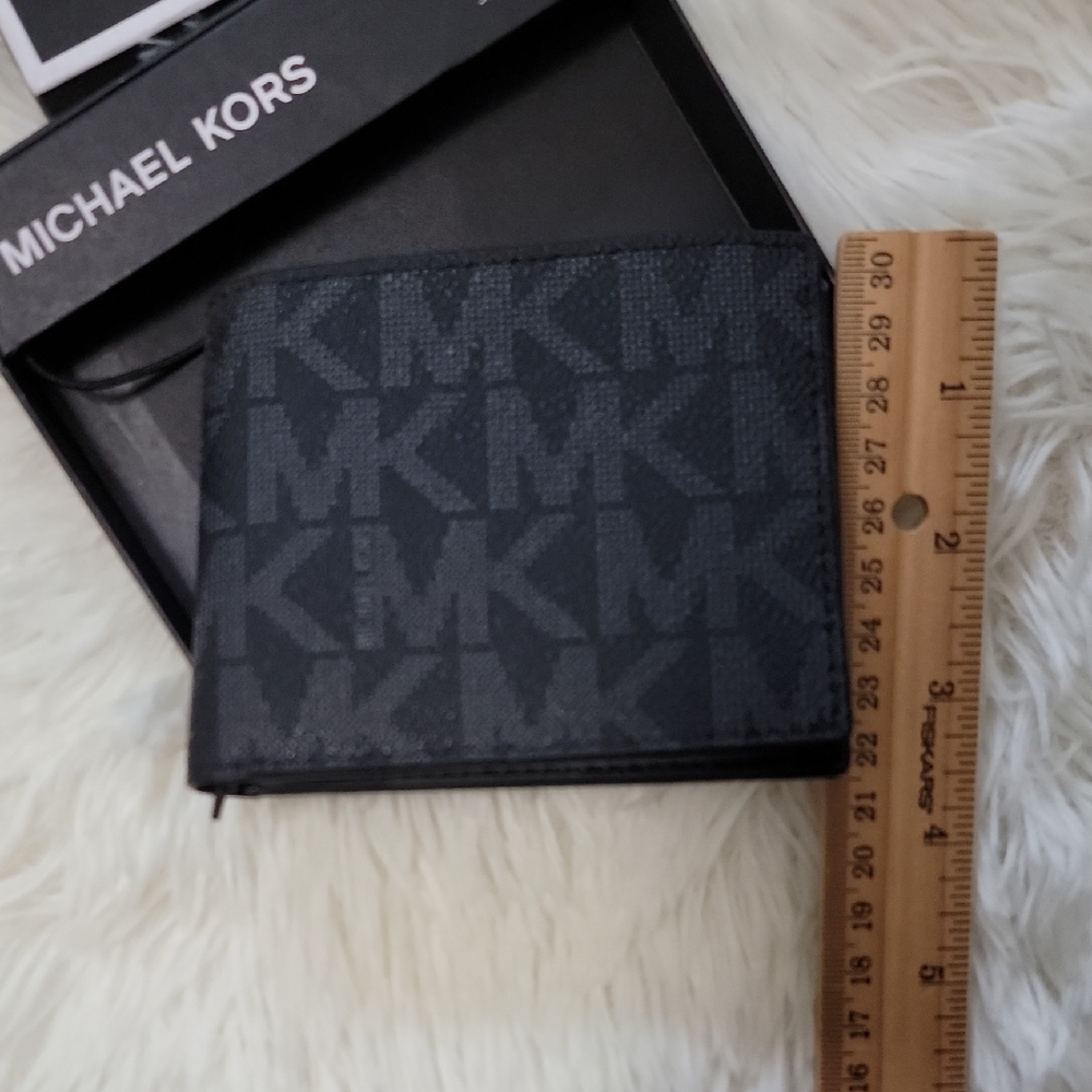 Michael Kors Black Jet Set Wallet - Picture 6 of 7